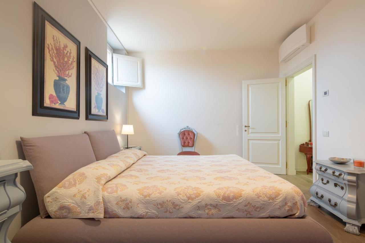 Stunning & Luxurious 1Br Apt 1 Min Walk By Duomo フィレンツェ エクステリア 写真